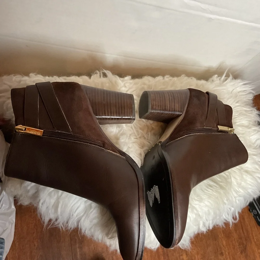 Louise Et Cie  side zip brown leather  buckle detail ankle boots 9.5